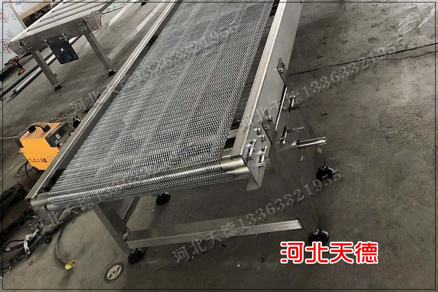 網鏈輸送機
